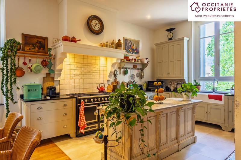 Maison de maîtres - 250 m² - 10 pièces