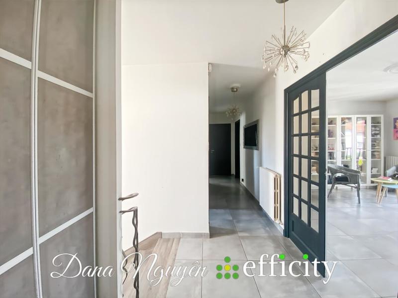 Maison - 197 m² - 8 pièces