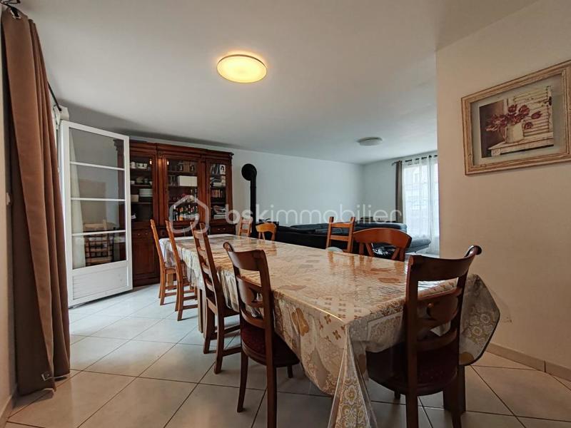 Maison - 202 m² - 8 pièces