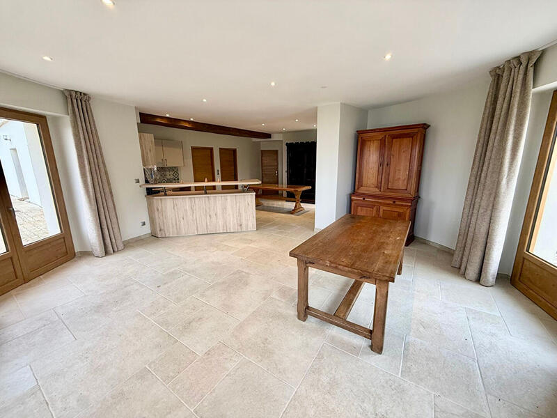 Appartement - 85 m² - 4 pièces