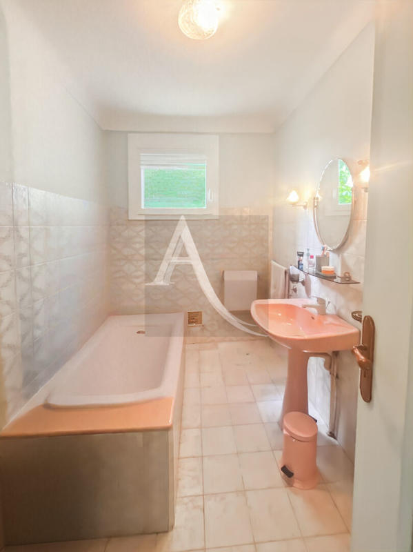 Maison - 140 m² - 8 pièces