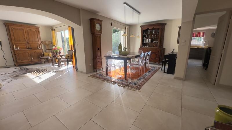 Maison - 270 m² - 7 pièces