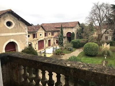 Château - 1 050 m² - 25 pièces