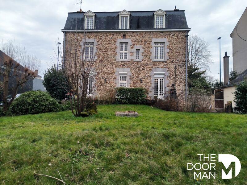 Propriété - 326 m² - 12 pièces