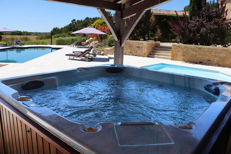 Demeure - 755 m² - 25 pièces