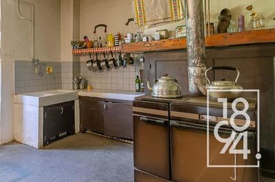 Maison - 300 m² - 4 pièces