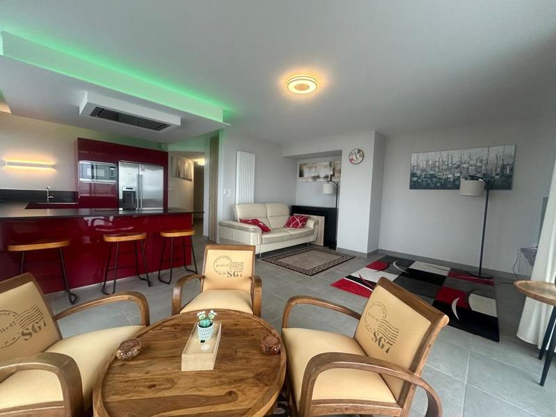 Appartement - 90 m² - 4 pièces