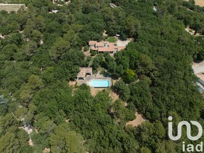 Maison - 246 m² - 7 pièces