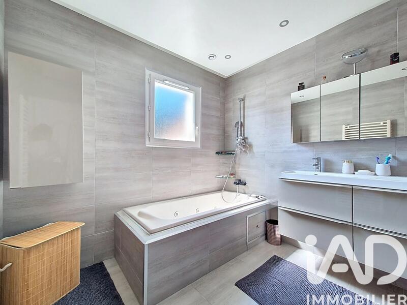 Maison - 163 m² - 5 pièces