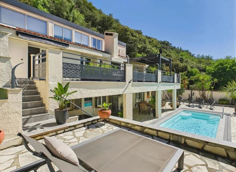 Propriété - 288 m² - 12 pièces