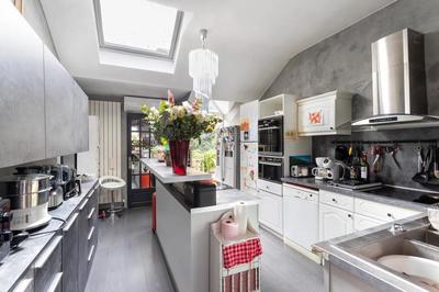 Maison de ville - 240 m² - 10 pièces