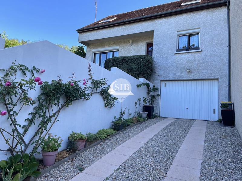 Maison - 100 m² - 6 pièces