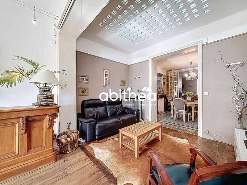 Maison - 224 m² - 6 pièces