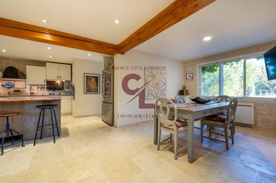 Maison - 277 m² - 11 pièces