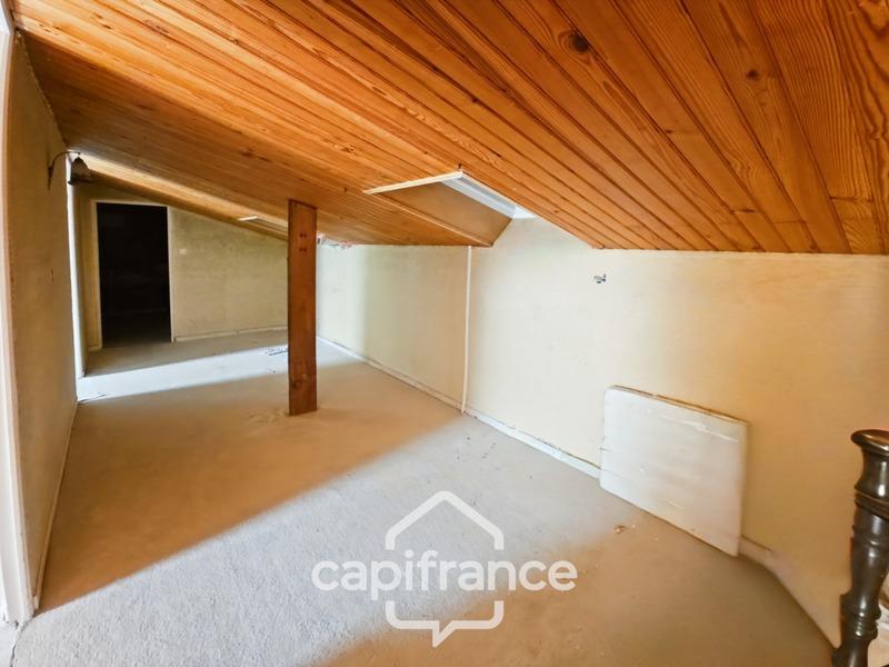 Maison - 235 m² - 7 pièces