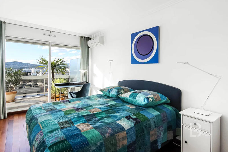 Appartement - 90 m² - 3 pièces