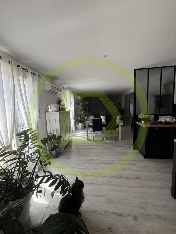 Maison - 200 m² - 7 pièces