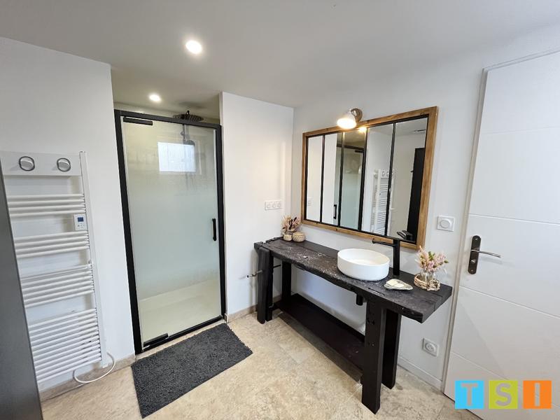 Maison - 210 m² - 8 pièces