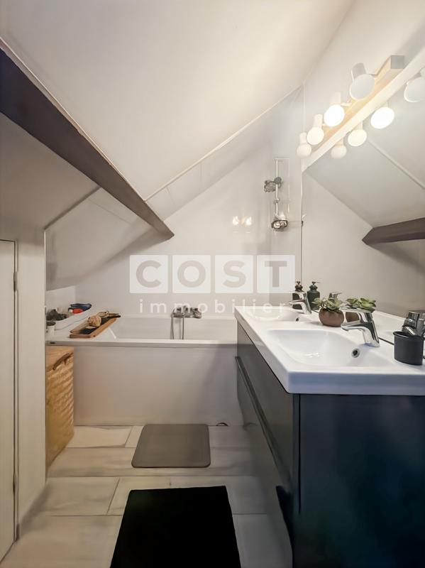 Maison traditionnelle - 163 m² - 6 pièces