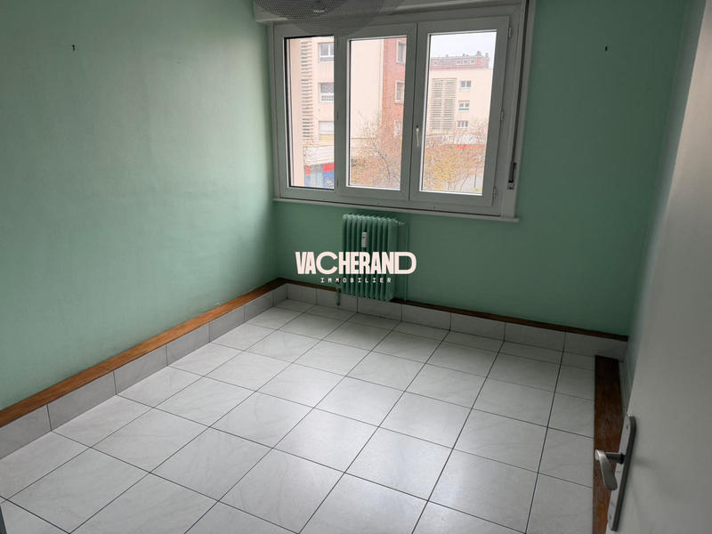 Appartement - 90 m² - 5 pièces