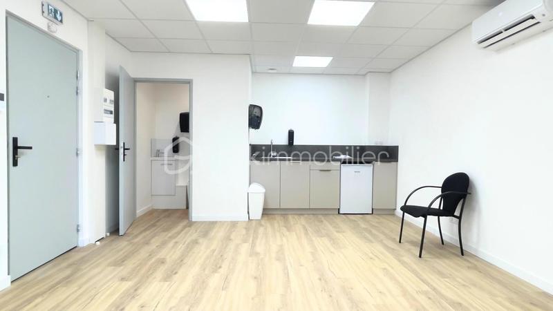 Bureau - 51 m² - 2 pièces