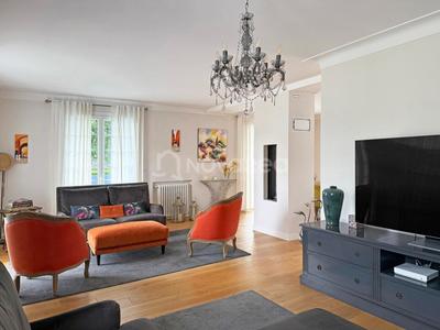 Maison - 190 m² - 6 pièces