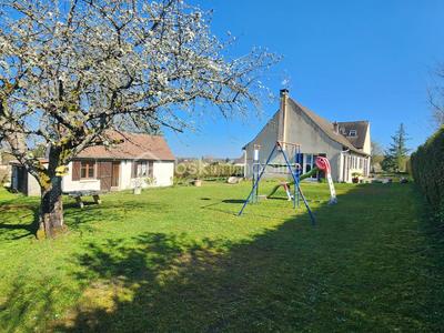 Maison traditionnelle - 260 m² - 7 pièces