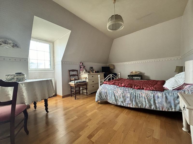 Maison - 210 m² - 8 pièces