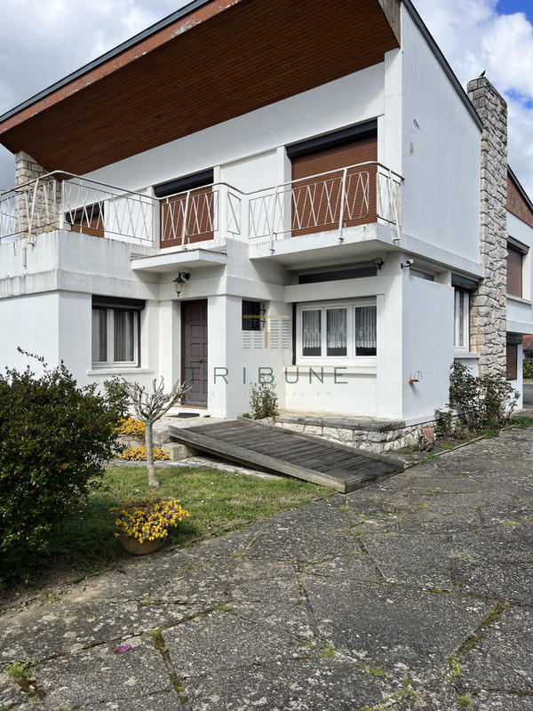 Maison - 183 m² - 8 pièces