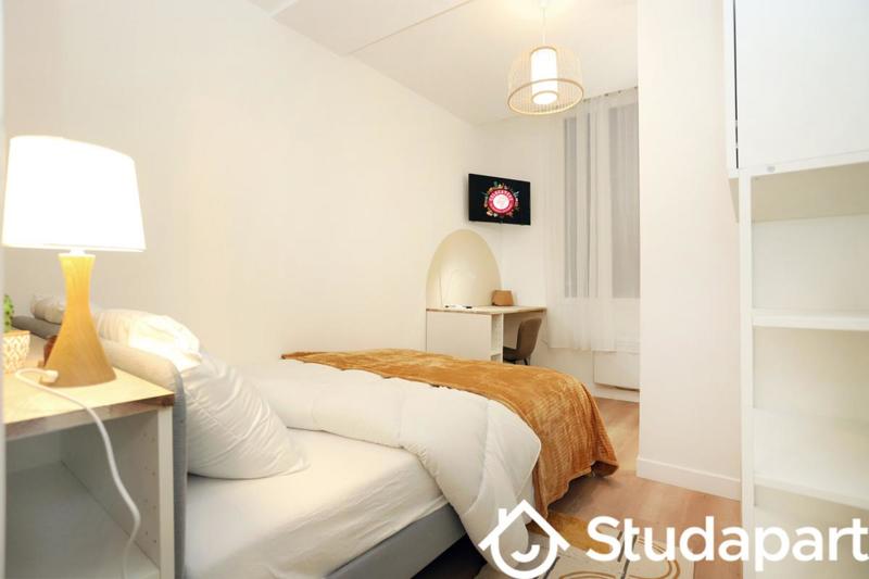 Chambre - 10 m² - 1 pièce