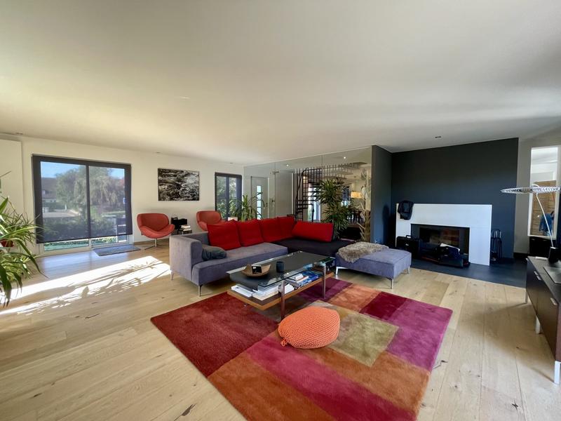 Maison contemporaine - 367 m² - 6 pièces