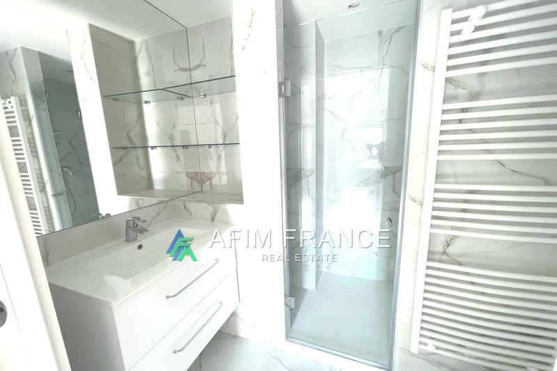 Appartement - 79 m² - 4 pièces