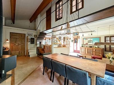 Villa - 240 m² - 8 pièces