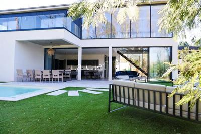 Villa - 240 m² - 6 pièces