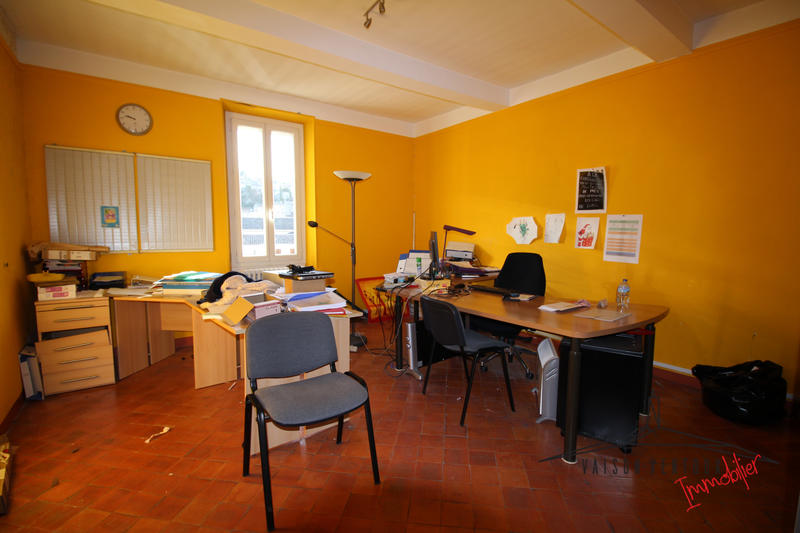 Bureau - 250 m² - 9 pièces