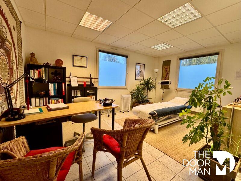 Local d'activité / Entrepôt - 265 m² - 10 pièces