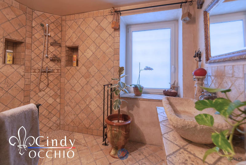 Maison - 198 m² - 6 pièces