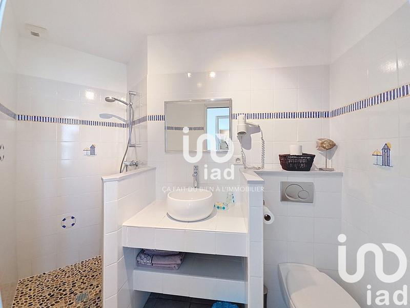 Maison - 203 m² - 9 pièces