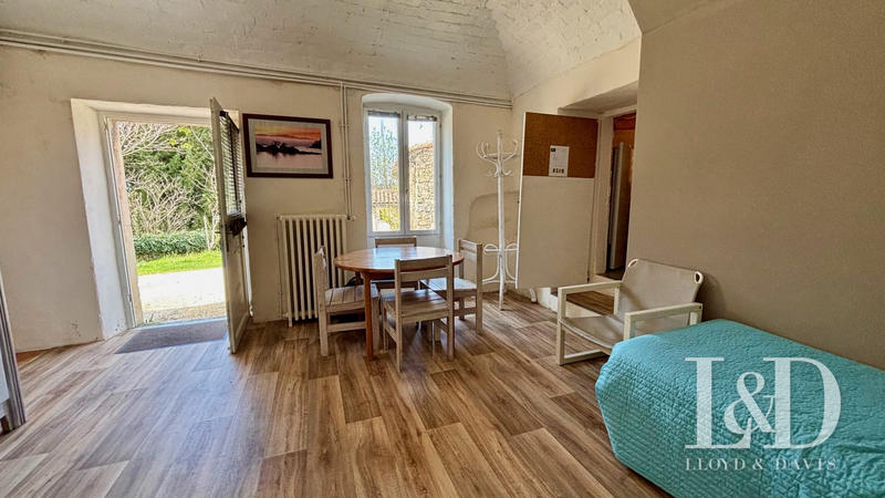 Bastide - 1 400 m² - 38 pièces