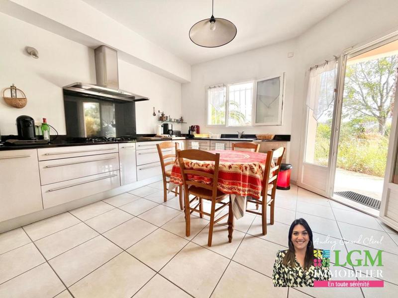 Villa - 305 m² - 7 pièces