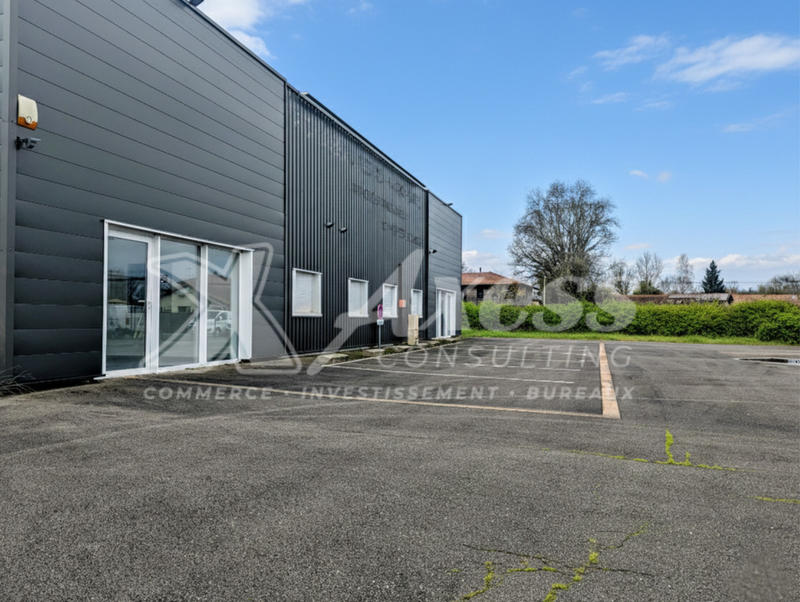 Local d'activité / Entrepôt - 414 m²