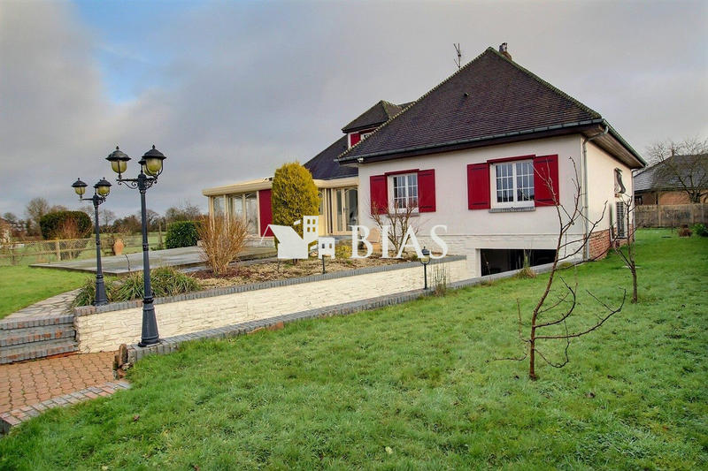 Maison - 230 m² - 7 pièces