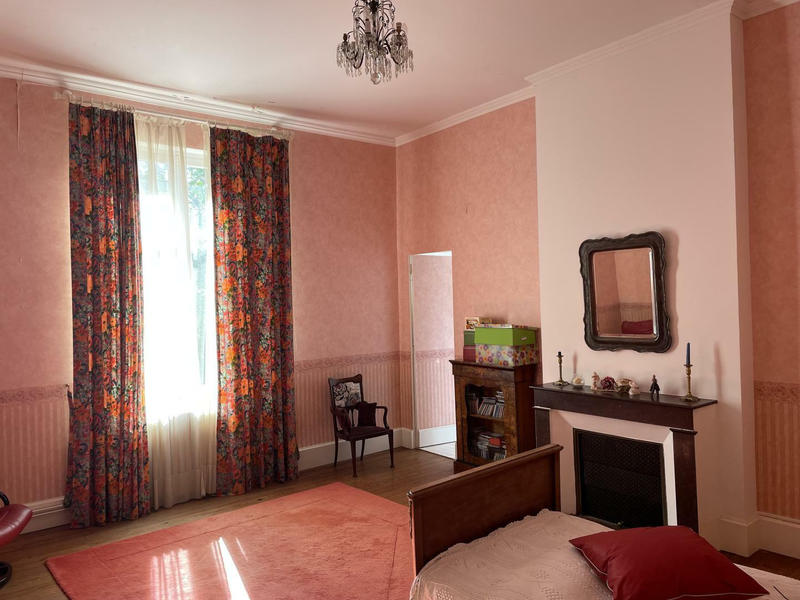 Propriété - 600 m² - 12 pièces