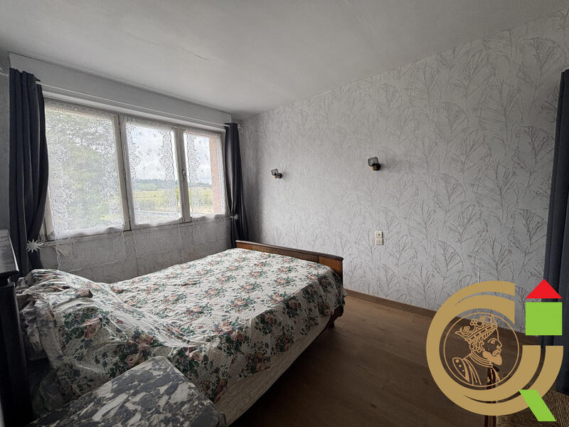 Maison traditionnelle - 210 m² - 10 pièces