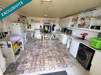 Maison - 220 m² - 8 pièces