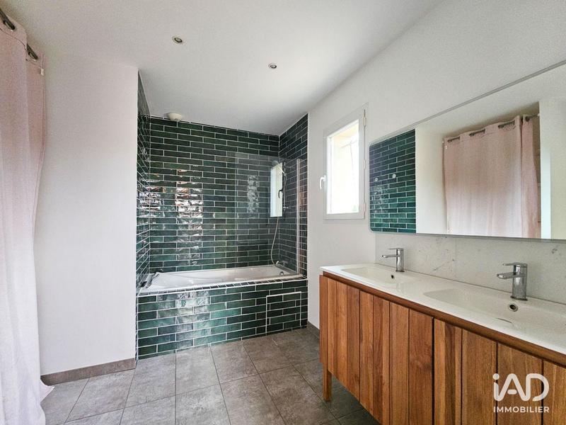 Maison - 94 m² - 4 pièces