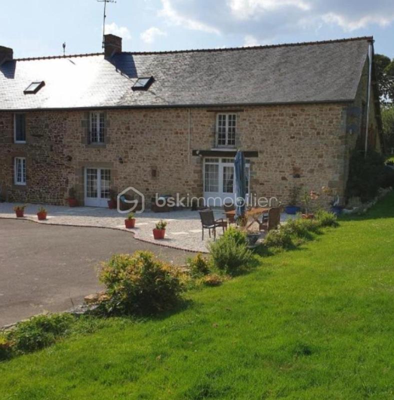 Maison de village - 330 m² - 10 pièces