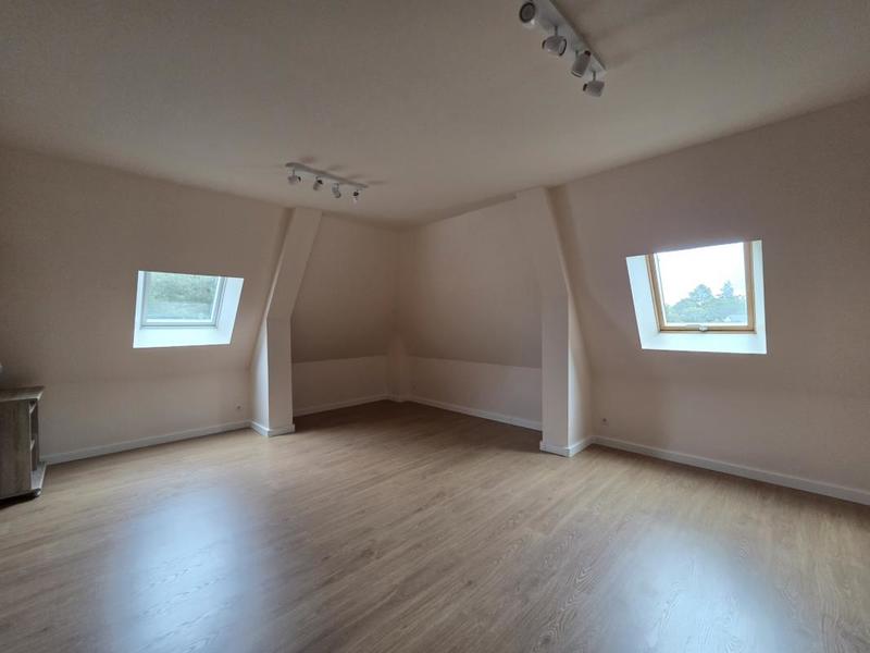 Demeure - 245 m² - 8 pièces