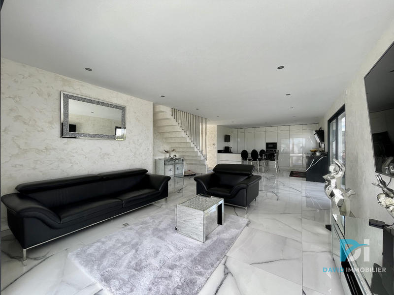 Maison - 115 m² - 4 pièces