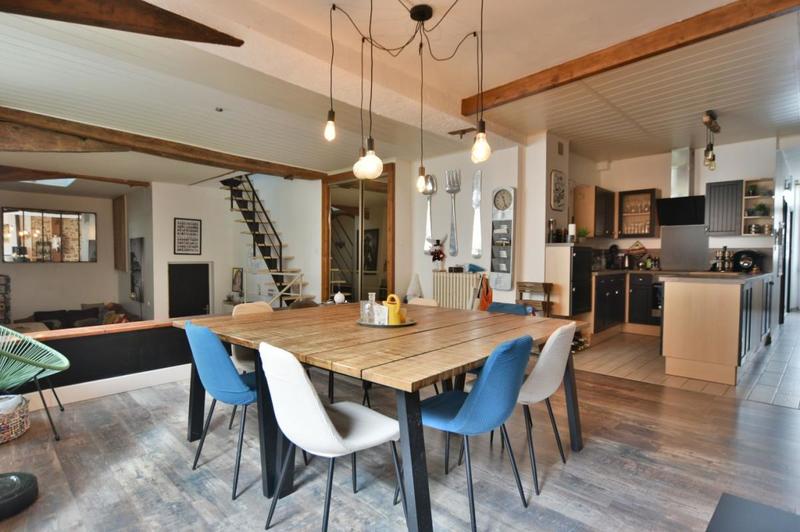 Maison - 157 m² - 9 pièces